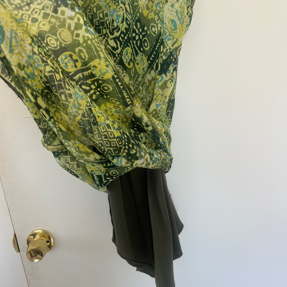 Green Patterned Dress - Picture 4 of 4
